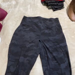 Lululemon black camo joggers